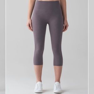 Lululemon Free to Flow Crop High Rise Leggings 17”
